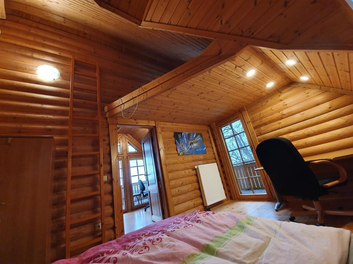 Cosy Spacious Wooden Chalet Na Hrib Stiska Vas Eksteriør bilde