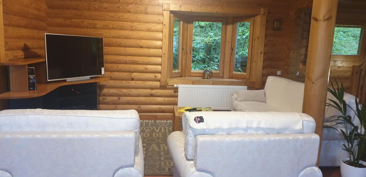 Cosy Spacious Wooden Chalet Na Hrib Stiska Vas Eksteriør bilde