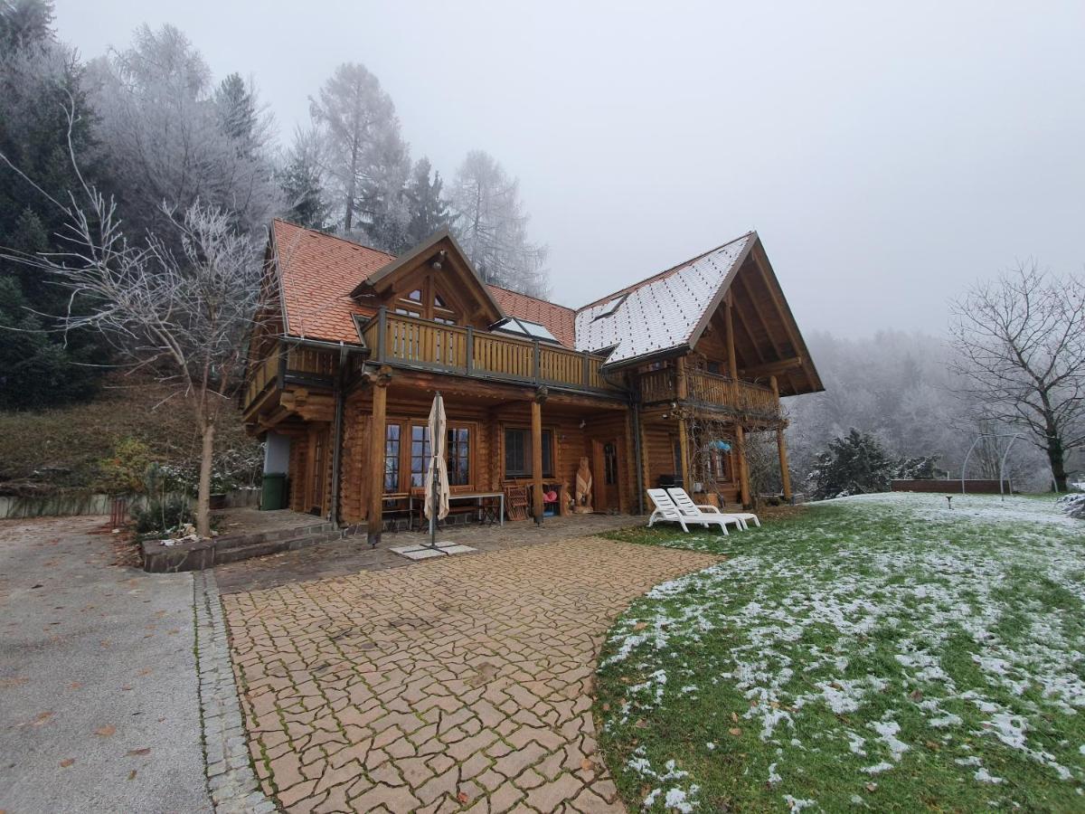 Cosy Spacious Wooden Chalet Na Hrib Stiska Vas Eksteriør bilde